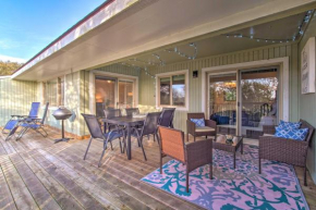 Sound of the Sea Oak Island Condo with Pools!, Oak Island